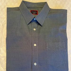 Long-sleeved chambray Untuckit shirt, Size Large, perfect condition.